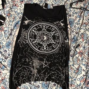 A medium black Midnight Hour muscle tee based off of astrology